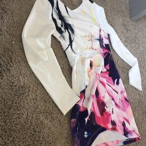 Floral pattern bodycon dress with cutout